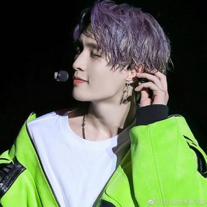 张艺兴